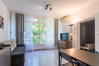 Beachfront Apartment with One Bedroom - Remy - 0