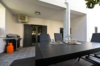 Apartment Judy, Terrace&Garden, 80m from the Beach - 9