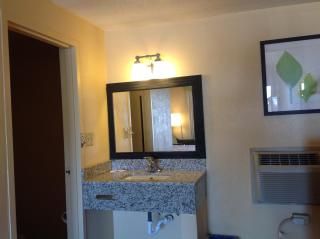 DIAMOND INN & SUITES - Richmond - 9