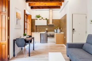 Loft de diseño junto al mercado central con balconada - Valencia - 3