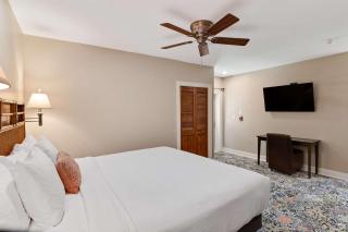 The Port Inn and Cottages, Ascend Hotel Collection - Port Saint Joe - 1