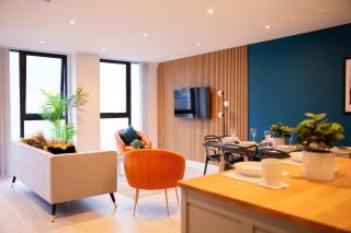 Stunning 3 Bedroom Manchester Apartment - 4