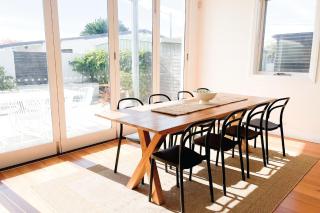 Elegant House Near Health Hub - Wagga Wagga - 1