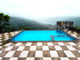 Vinayaka Stays - Infinity Pool and Breathtaking Valley View - Panchgani - 5