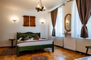 Casa Cu Usi - House of Doors - 9