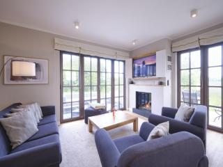 Reetland am Meer - LuxusPlus Reetdachvilla mit 4 Schlafzimmern, Außensauna, Loungebereich und Kamin H05 - 0