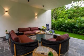 StayVista at M Villa with Breakfast Included - Bangalore - 8