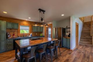 Mountain Range Retreat - Vilas - 3