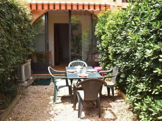 T2 rénové climatisé avec loggia, jardinet et parking à 400m des plages - FR-1-610-97 - 1