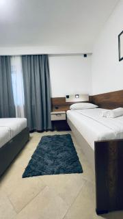 Kollar D Guest House - Prenoćište ROOMS - Subotica - 0