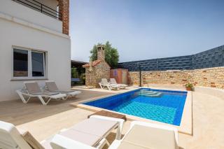 Villa mit Gym, Privatpool, BBQ - 9