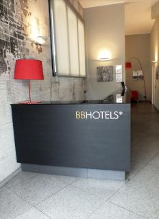 BB Hotels Aparthotel Isola - Milan - 9