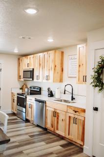 Creekside Cabin-Willow stay with views & near Lava - McCammon - 7