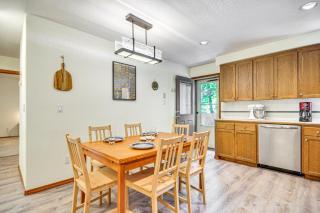 Rhododendron Retreat with Hot Tub Steps to River! - 4