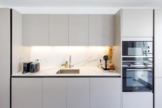 Carlton area lux 2 beds 2 baths - 1