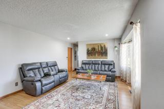 Walk to Park Waterloo Home with Furnished Deck - Waterloo - 5