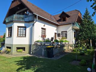 Hajni apartmanház - 0