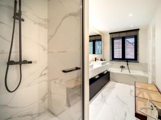 Luxury 455m2 Villa in Waterloo - Waterloo - 1