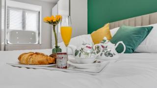 Elegant Escape - Games - King Size Bed- Free Parking - Ideal for Groups and Families - Birmingham - 9