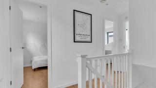 Elegant Escape - Games - King Size Bed- Free Parking - Ideal for Groups and Families - Birmingham - 3