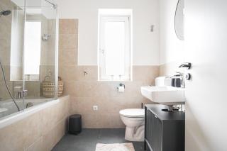 HOMEFY BALCONY APARTMENT - up to 4 people - close to fair - free parking - - 3