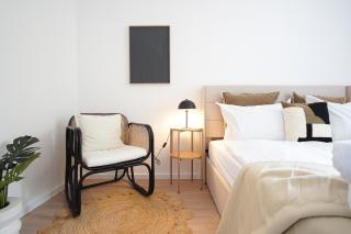 HOMEFY BALCONY APARTMENT - up to 4 people - close to fair - free parking - - 1