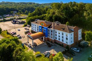 Holiday Inn Express & Suites Cross Lanes by IHG - 9