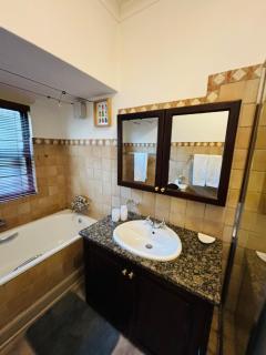 Spacious Room in Pretoria East - Pretoria - 2