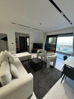 Modern & Spacious 2 bed 2 bath - Dubai - 0