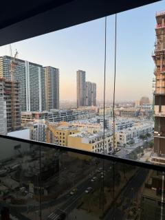 Modern & Spacious 2 bed 2 bath - 4