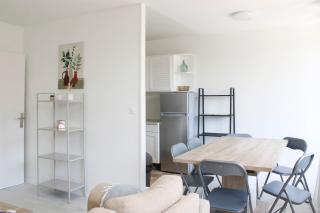 Charming T3 with two balconies in Bagnolet - 4