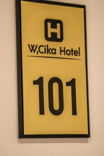 W Cika Hotel - 4