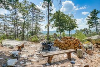 Mountain Cabin with Hot Tub and Deck in Wardensville! - Wardensville - 9