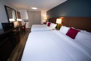 Alliance Hotel & Suites, a Howard Johnson by Wyndham - Alliance - 1