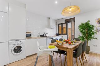 Monet, apartamento con terraza, cuna y trona - Gijón - 2