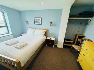Modern & Vintage inspired Home in Old Totterdown - Bristol - 7