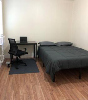 Spacious and private apartment with 3 bedrooms and 1 bathroom near Newark International Airport EWR and New York City - 7