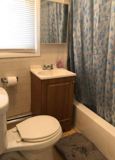 Private 2-bedroom apartment with direct bus to NYC Manhattan only a 5-minute walk away - Elizabeth - 1