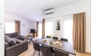 Apartmani Kornelija - Kaštela - 1