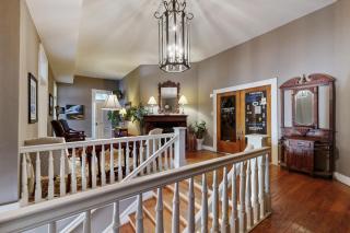 Brick Loft Penthouse on Main - 6