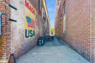 Brick Loft Penthouse on Main - Brevard - 9