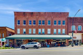 Brick Loft Penthouse on Main - Brevard - 6