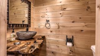 Yellowstone Lodge - 2