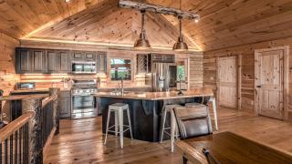 Yellowstone Lodge - Blue Ridge - 1