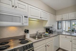 Poolside Villas 101- by Holiday Isle Properties - 7