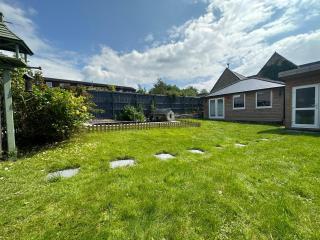 Modern 2 Bedroom House Spacious Large Garden - Westbury - 7