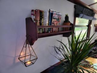 Comfy Canal Boat in Little Venice by Paddington for Family & Friends - London - 2