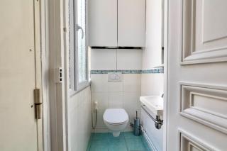 Charming French Style Apartment with Eiffel Tower View Prime Location Near Top Attractions - 1