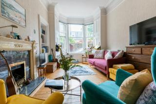 Palm Tree Apartment- Period Home with Cat - 8