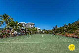 Uninterrupted Marina Viiews at Port of AIrlie - 2